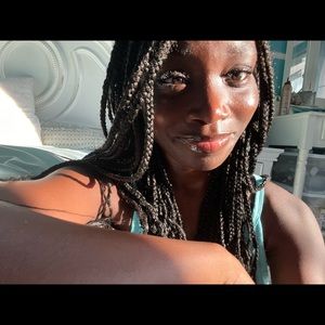 Meet your Posher, Jamila